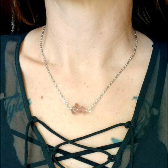 Dainty Strawberry Quartz Crystal Necklace, Minimalist Gemstone Jewelry - Picture 2 of 5